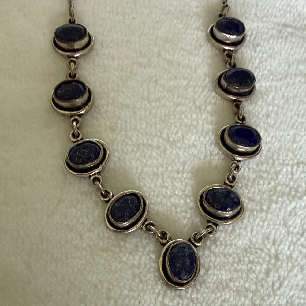 Elegant Silver and Blue Jewelry Set - Picture 2 of 9